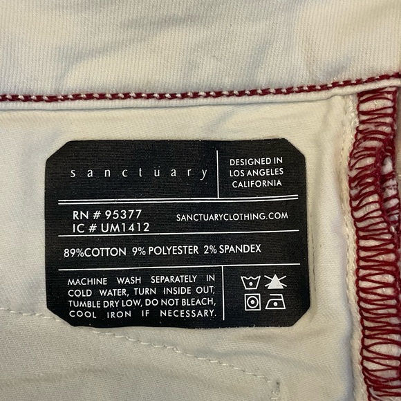 Sanctuary women’s size 29 cream cargo crop pants with black zippers accents. - Picture 8 of 8